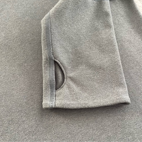 Under Armour Women's Large Fitted All Season Gear Gray Long Sleeve Pullover Top - Picture 7 of 16